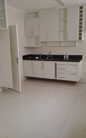 Casa para alugar com 230m², 3 quartos e 4 vagas Casa para alugar com 230m², 3 quartos e 4 vagasCozinha