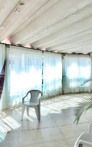 Casa à venda com 134m², 2 quartos e 2 vagas Casa à venda com 134m², 2 quartos e 2 vagasÁrea gourmet