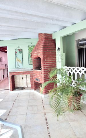 Casa à venda com 134m², 2 quartos e 2 vagas Casa à venda com 134m², 2 quartos e 2 vagasÁrea gourmet