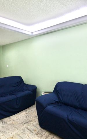 Casa à venda com 134m², 2 quartos e 2 vagas Casa à venda com 134m², 2 quartos e 2 vagasSala