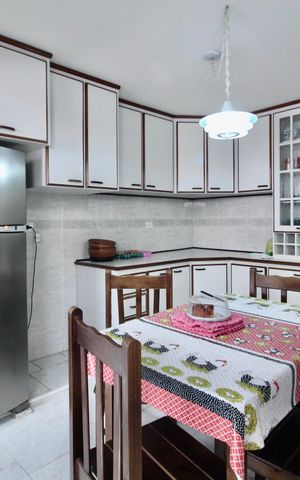 Casa à venda com 134m², 2 quartos e 2 vagas Casa à venda com 134m², 2 quartos e 2 vagasCozinha