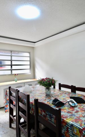 Casa à venda com 134m², 2 quartos e 2 vagas Casa à venda com 134m², 2 quartos e 2 vagasSala de Jantar
