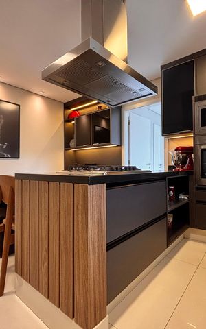Casa de condomínio à venda com 560m², 4 quartos e 4 vagas Casa de condomínio à venda com 560m², 4 quartos e 4 vagasCozinha