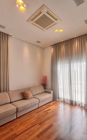 Casa de condomínio à venda com 560m², 4 quartos e 4 vagas Casa de condomínio à venda com 560m², 4 quartos e 4 vagasSala