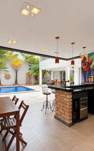 Casa de condomínio à venda com 560m², 4 quartos e 4 vagas Casa de condomínio à venda com 560m², 4 quartos e 4 vagasÁrea gourmet