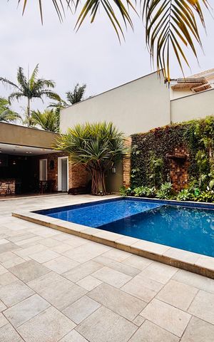 Casa de condomínio à venda com 560m², 4 quartos e 4 vagas Casa de condomínio à venda com 560m², 4 quartos e 4 vagas Piscina