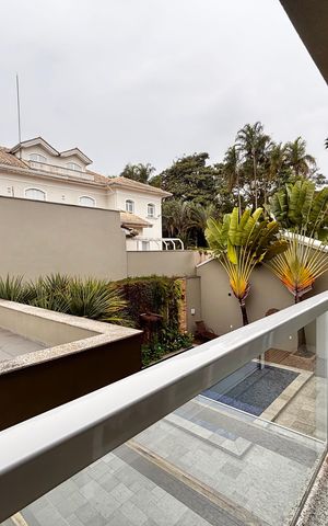Casa de condomínio à venda com 560m², 4 quartos e 4 vagas Casa de condomínio à venda com 560m², 4 quartos e 4 vagasSacada suíte 1