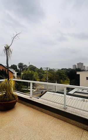 Casa de condomínio à venda com 560m², 4 quartos e 4 vagas Casa de condomínio à venda com 560m², 4 quartos e 4 vagasVaranda sala