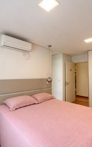 Casa de condomínio à venda com 560m², 4 quartos e 4 vagas Casa de condomínio à venda com 560m², 4 quartos e 4 vagasSuíte 2