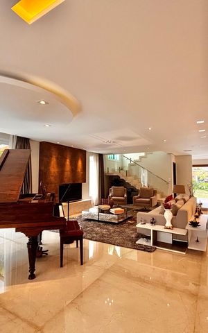 Casa de condomínio à venda com 560m², 4 quartos e 4 vagas Casa de condomínio à venda com 560m², 4 quartos e 4 vagasSala principal