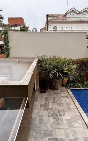 Casa de condomínio à venda com 560m², 4 quartos e 4 vagas Casa de condomínio à venda com 560m², 4 quartos e 4 vagasVista sacada suíte 1