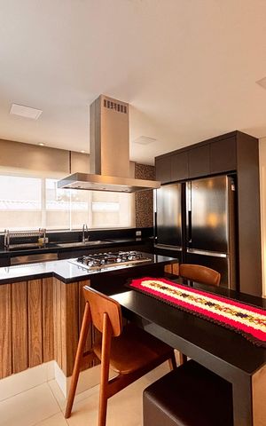 Casa de condomínio à venda com 560m², 4 quartos e 4 vagas Casa de condomínio à venda com 560m², 4 quartos e 4 vagasCozinha