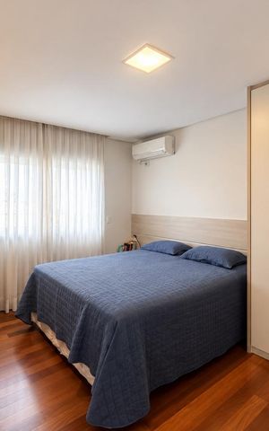 Casa de condomínio à venda com 560m², 4 quartos e 4 vagas Casa de condomínio à venda com 560m², 4 quartos e 4 vagasSuíte 3