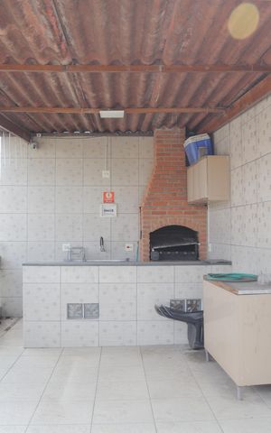 Casa à venda com 200m², 2 quartos e 2 vagas