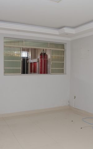 Casa à venda com 200m², 2 quartos e 2 vagas