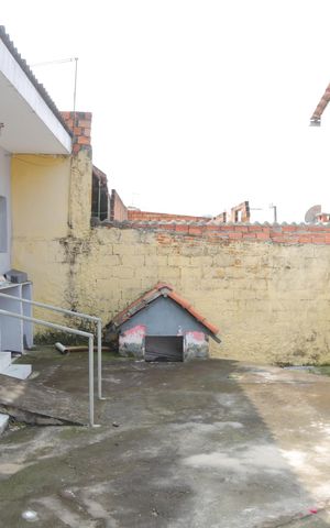 Casa à venda com 200m², 2 quartos e 2 vagas