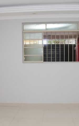 Casa à venda com 200m², 2 quartos e 2 vagas