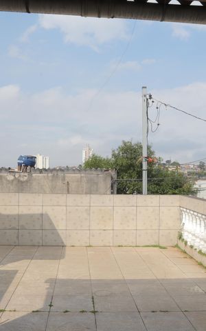 Casa à venda com 200m², 2 quartos e 2 vagas