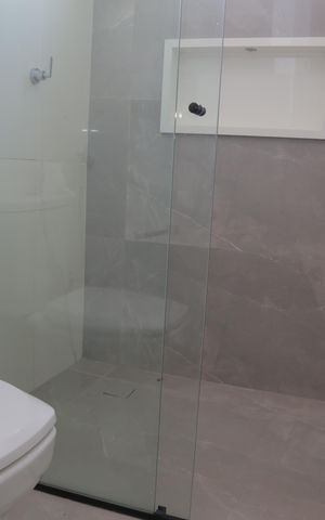Casa à venda com 200m², 2 quartos e 2 vagas
