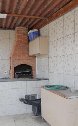 Casa à venda com 200m², 2 quartos e 2 vagas