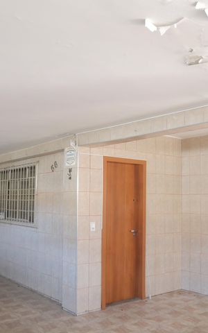 Casa à venda com 200m², 2 quartos e 2 vagas