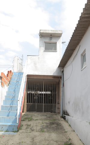 Casa à venda com 200m², 2 quartos e 2 vagas