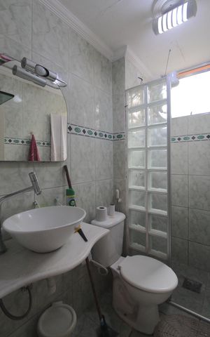 Apartamento à venda com 49m², 2 quartos e 1 vagaBanheiro Social
