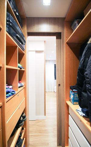 Apartamento à venda com 130m², 2 quartos e 2 vagas Apartamento à venda com 130m², 2 quartos e 2 vagasCloset da suíte 1