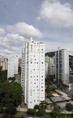 Apartamento para alugar com 85m², 3 quartos e 2 vagasvista