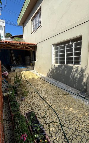Casa à venda com 300m², 3 quartos e 2 vagas Casa à venda com 300m², 3 quartos e 2 vagasCorredor