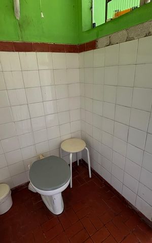 Casa à venda com 300m², 3 quartos e 2 vagas Casa à venda com 300m², 3 quartos e 2 vagasBanheiro de serviço
