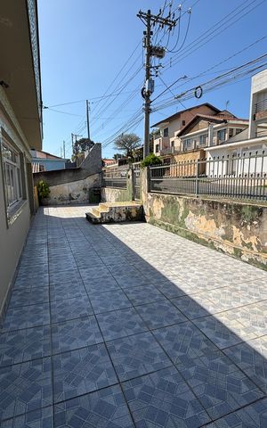 Casa à venda com 300m², 3 quartos e 2 vagas Casa à venda com 300m², 3 quartos e 2 vagasQuintal