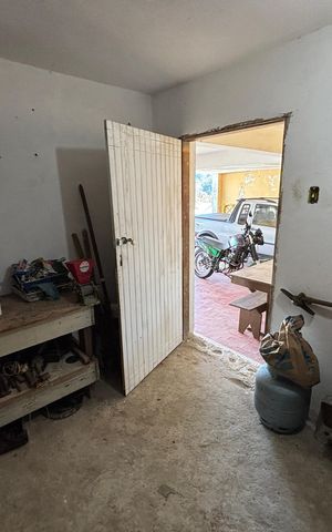 Casa à venda com 300m², 3 quartos e 2 vagas Casa à venda com 300m², 3 quartos e 2 vagasQuartinho 2