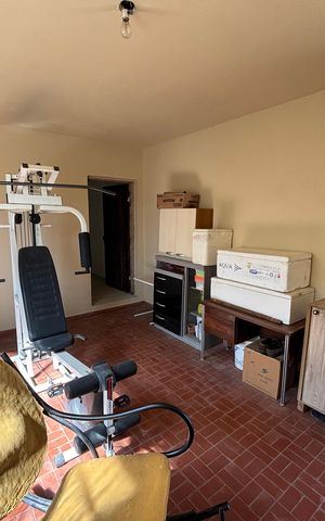 Casa à venda com 300m², 3 quartos e 2 vagas Casa à venda com 300m², 3 quartos e 2 vagasEdicula