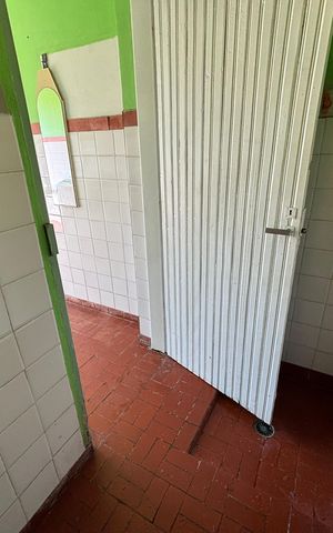 Casa à venda com 300m², 3 quartos e 2 vagas Casa à venda com 300m², 3 quartos e 2 vagasBanheiro da serviço