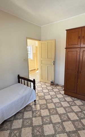 Casa à venda com 300m², 3 quartos e 2 vagas Casa à venda com 300m², 3 quartos e 2 vagasQuarto 3