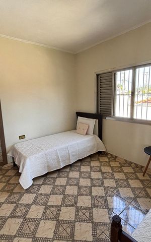 Casa à venda com 300m², 3 quartos e 2 vagas Casa à venda com 300m², 3 quartos e 2 vagasQuarto 3