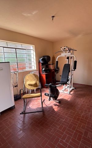 Casa à venda com 300m², 3 quartos e 2 vagas Casa à venda com 300m², 3 quartos e 2 vagasEdicula