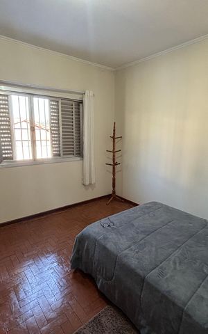 Casa à venda com 300m², 3 quartos e 2 vagas Casa à venda com 300m², 3 quartos e 2 vagasQuarto 1