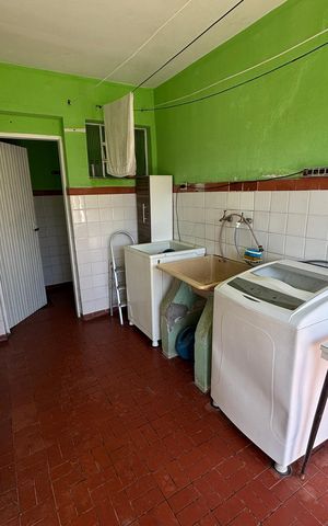 Casa à venda com 300m², 3 quartos e 2 vagas Casa à venda com 300m², 3 quartos e 2 vagasÁrea de Serviço