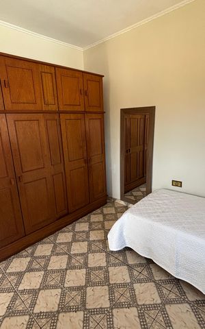 Casa à venda com 300m², 3 quartos e 2 vagas Casa à venda com 300m², 3 quartos e 2 vagasQuarto 3