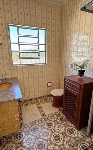 Casa à venda com 300m², 3 quartos e 2 vagas Casa à venda com 300m², 3 quartos e 2 vagasBanheiro