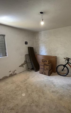 Casa à venda com 300m², 3 quartos e 2 vagas Casa à venda com 300m², 3 quartos e 2 vagasEdicula
