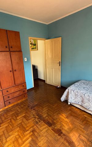 Casa à venda com 300m², 3 quartos e 2 vagas Casa à venda com 300m², 3 quartos e 2 vagasQuarto 2