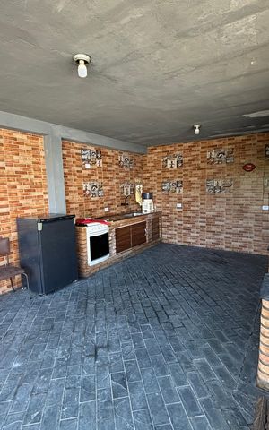 Casa à venda com 300m², 3 quartos e 2 vagas Casa à venda com 300m², 3 quartos e 2 vagasChurrasqueira