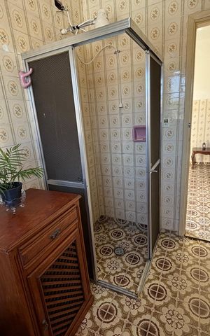 Casa à venda com 300m², 3 quartos e 2 vagas Casa à venda com 300m², 3 quartos e 2 vagasBanheiro