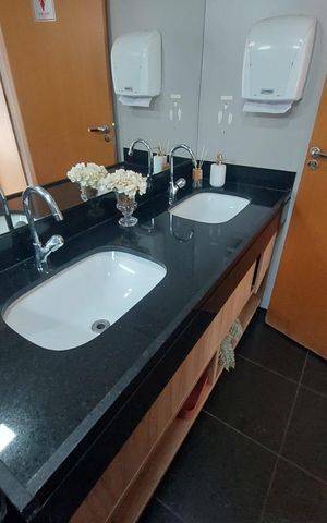 Apartamento à venda com 80m², 3 quartos e 2 vagas Apartamento à venda com 80m², 3 quartos e 2 vagasbanheiro do salão de festas