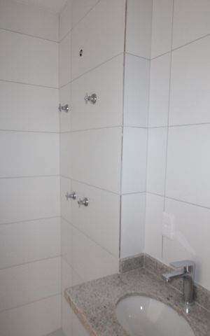 Apartamento à venda com 58m², 2 quartos e 1 vagaBanheiro 2