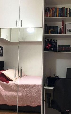Casa de condomínio à venda com 159m², 3 quartos e 2 vagas Casa de condomínio à venda com 159m², 3 quartos e 2 vagasQuarto