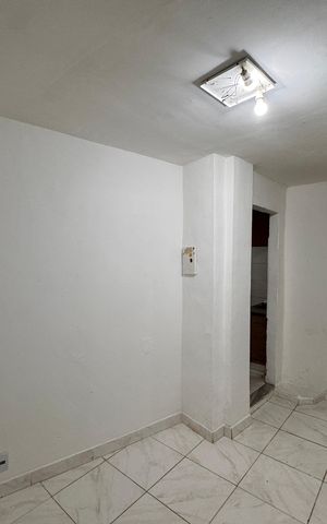 Casa para alugar com 70m², 2 quartos e sem vaga Casa para alugar com 70m², 2 quartos e sem vagaSala